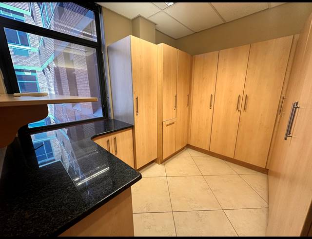 263M² OFFICE TO LET IN PARKTOWN